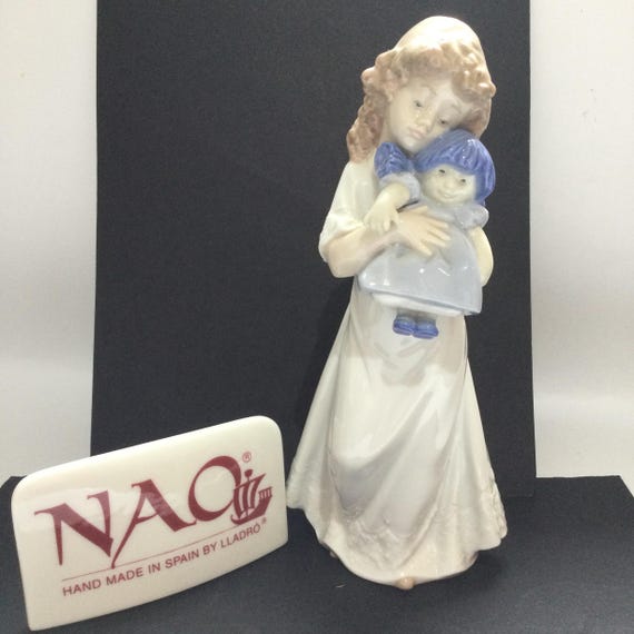 ヴィンテージ NAO by LLADRO スペイン磁器人形を抱く少女の置物