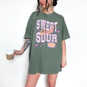 Retro Sweet and Sour Shirt, Soft Comfort Colors, Gift For Her, Retro Tee, Baking Lover Shirt, Funny Retro Shirt, Baking Shirt, Cute Shirt afbeelding 2