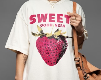 Strawberry Vintage Style Retro Comfort Colors® Graphic Shirt Gift for Her Farmers Market Aesthetic Summer Trendy Tee Foodie Lover