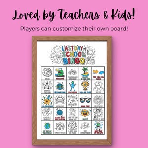 Op de afbeelding: Een ingelijst "Laatste schooldag Bingo" spelbord met een houten frame. Het bord heeft een raster van ge&iuml;llustreerde vierkanten met thema's als vakantie, zonneschijn en feest. De tekst "Loved by Teachers & Kids!" staat bovenaan.