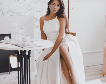 Chic and simple wedding dress