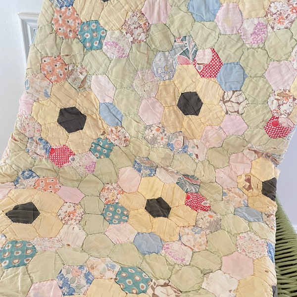 Vintage Antique Hand Stitched Handmade Grandma's Flower Garden Tattered Quilt Cutter Crafts Sewing Country Primitive