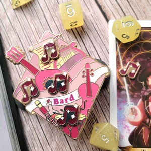 Barde Barden Inspiration Magnet Emaille Pin, Dungeons and Dragons Pin, DnD Pin, Tabletop RPG Pin, Dungeon Master Geschenk, D&D Würfel Pin