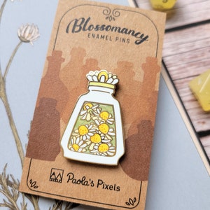 White Chamomile Potion Enamel Pin, Dungeons and Dragons Enamel Pin, DnD Alchemist Pin image 6