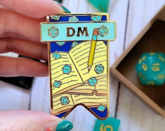 Dungeon Master Banner Emaille Pin, Dungeons and Dragons Emaille Pin, DM Pin
