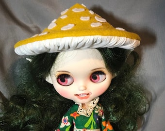 Blythe Yellow Mushroom Hat, gnome fairy beret helmet cottage core doll accessory