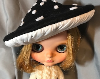 Blythe Black Mushroom Hat, goth gothic gnome fairy beret helmet goblincore cottagecore doll accessory