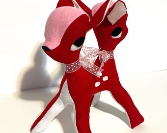 Scultura di peluche morbida a forma di cerbiatto a due teste e due estremità, rosso e rosa, realizzata su ordinazione, gemello siamese, mostro del circo, amico della foresta