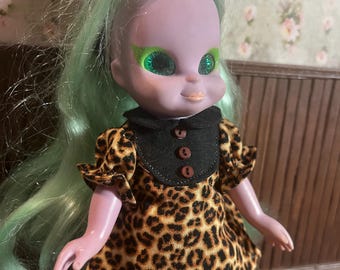 Emerald the Witch, abito da bambola gotico in stile spettrale con stampa leopardata a trapezio