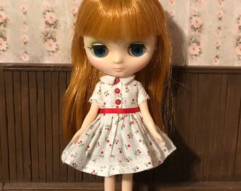 Middie Blythe Dress, Vintage style Cherry Cutie Little Sister doll outfit, white dress with collar lace and bows