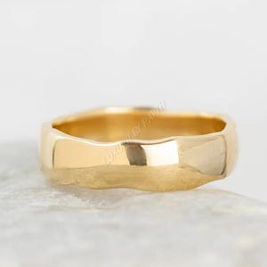 Solid 14k Gold Band: Unisex Chic Wave Ring