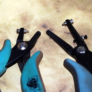 Metal Hole Punch Pliers With Gauge Guard FREE Shipping