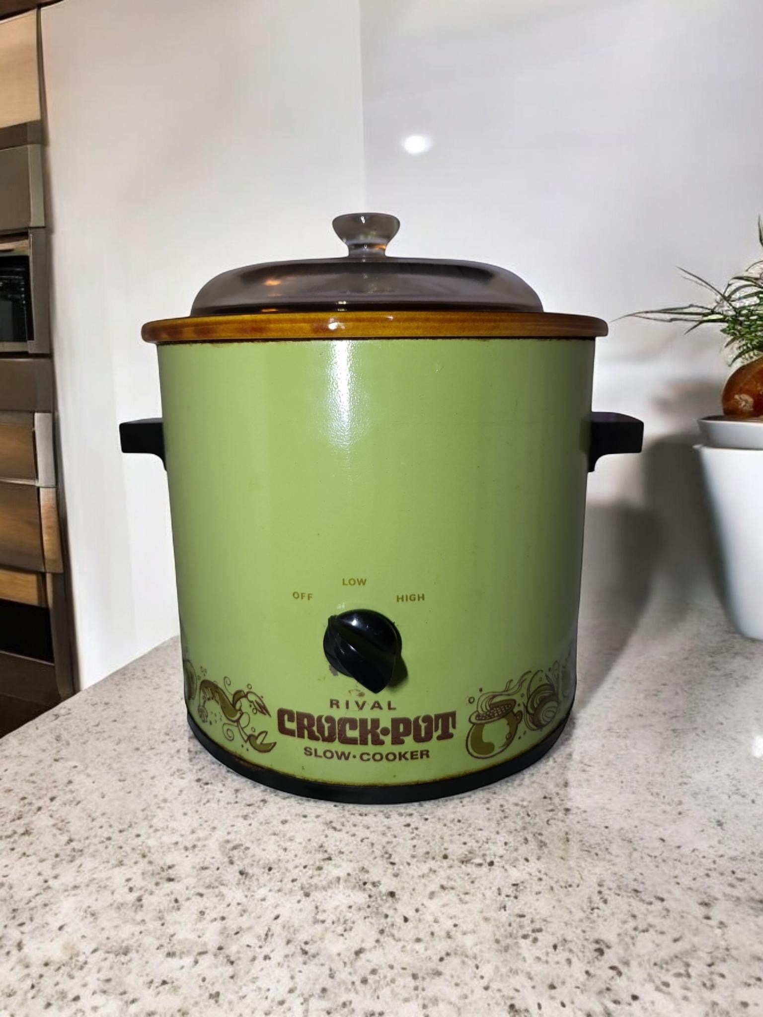 Vintage 1970s Avocado Green Rival Crock Pot Slow Cooker