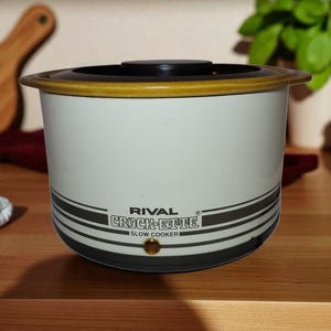 Small Rival 1 quart Crock Pot Slow Cooker - Crock-ette