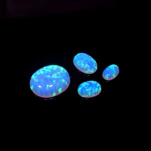 Oval Blue Sparkling Opal Lab Erstellt Multi Color Cabochon - Wählen Sie Ihre Größe (OPBOVCBV)