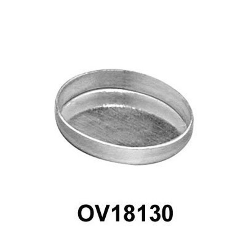 Puede incluir: Una tapa de metal plateado con una superficie lisa y redondeada. La tapa est&aacute; etiquetada con "OV18130".