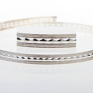12 cali (30,5 cm) 6 mm Srebrny drut dekoracyjny Strip Gallery Stripes 935 (C000070) firmy ZDP Findings PRODUCENT