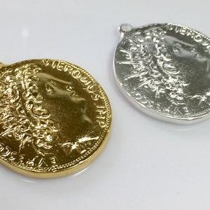 2pcs x 35mm Antique Coin Roman Medallion Pendant Decorative Fashion - Choose your Color  (CH36)