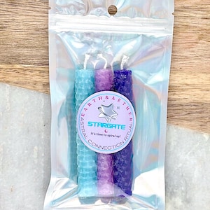 Mini velas de carillón para lanzar hechizos, establecer intenciones, rituales, trabajo energético. Hechas a mano y de origen local, 100 % cera de abejas de California, juego de 3. Astral Communication