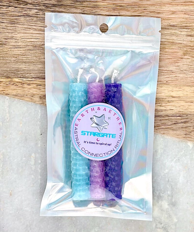 Mini velas de carillón para lanzar hechizos, establecer intenciones, rituales, trabajo energético. Hechas a mano y de origen local, 100 % cera de abejas de California, juego de 3. Astral Communication