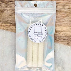 Mini velas de carillón para lanzar hechizos, establecer intenciones, rituales, trabajo energético. Hechas a mano y de origen local, 100 % cera de abejas de California, juego de 3. Cleanse & Banish
