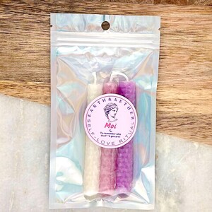Mini velas de carillón para lanzar hechizos, establecer intenciones, rituales, trabajo energético. Hechas a mano y de origen local, 100 % cera de abejas de California, juego de 3. Self-Love