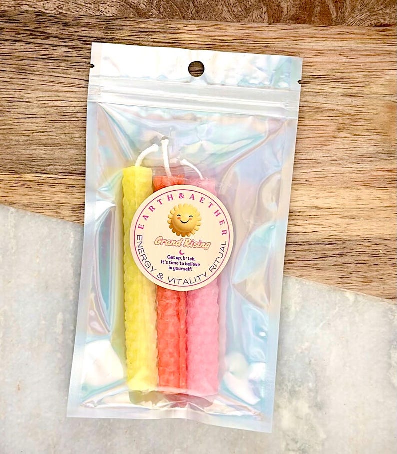 Mini velas de carillón para lanzar hechizos, establecer intenciones, rituales, trabajo energético. Hechas a mano y de origen local, 100 % cera de abejas de California, juego de 3. Energy & Vitality