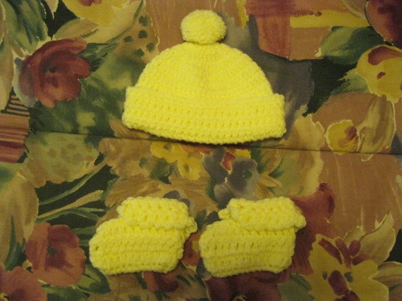 Darling Vintage Handmade Crocheted Yellow Baby Ca… - image 1