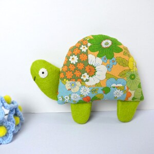 Sweet Tortoise Green Retro Patchwork Flower Fabric Lavender Sachet