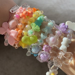 kawaii pink orange yellow green blue purple white clear jfashion decora fairy kei lolita kidcore cutecore pastel beaded bracelet