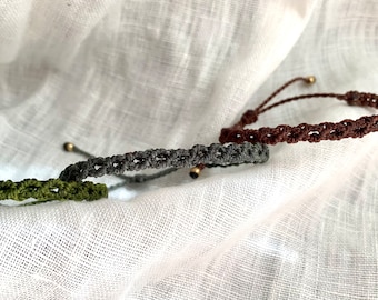 Macrame bracelet / anklet - wave pattern