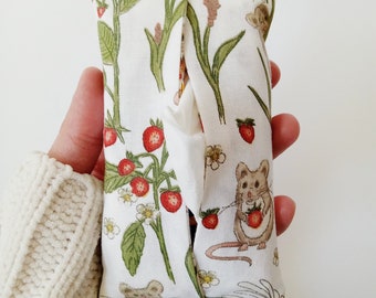 Travel Tissue Holder || Mouse and Strawberry Print || Purse Tissue Holder || Travel Kleenex Holder || Purse Kleenex Holder