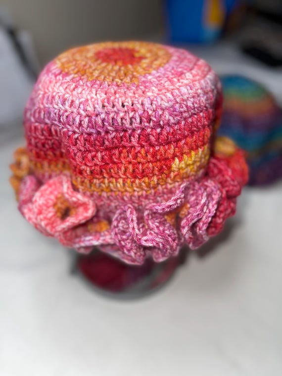 Crochet Slouchy Ruffle Hat - Etsy display picture 1