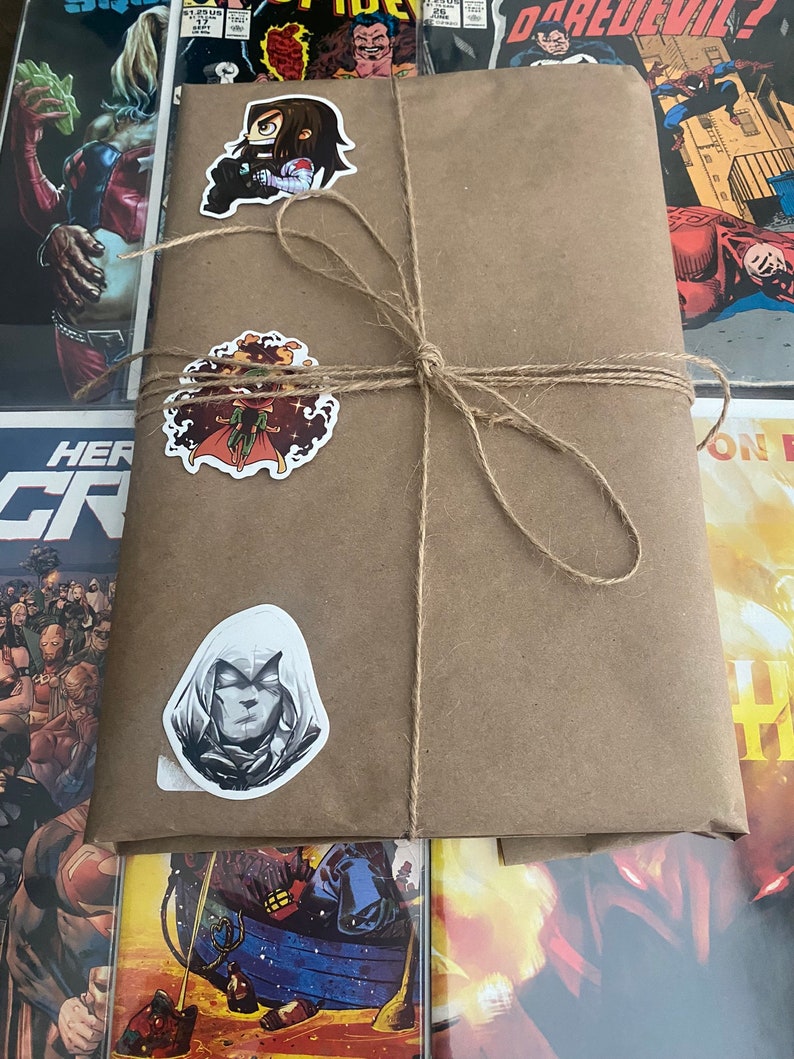 Blind Date with Comic Books | Mystery Comic Gift Box | 6 Marvel DC & Indie Comics + 2 Art Prints | Comic Collector Gift immagine 7
