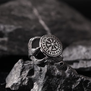 Eagle&#39;s Embrace Vegvisir Ring – Nordic Handmade Jewelry with Runes – Unique Men&#39;s Gift, Spiritual Jewelry, Viking-Inspired Statement Ring