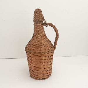 Vintage Wicker Demijohn, Farmhouse Wicker Wine Bottle, Rustic Wicker Glass Jug Natural Wicker Carboy, Handwoven Willow Wicker Demijohn Decor