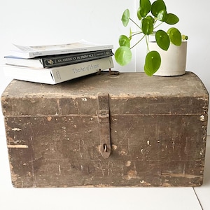 Antique Wooden Chest with Lock, Rustic Brown Blanket Box, Hand Crafted Small Trunk, Wooden Toy Box, Brown Storage Chest Side Table UK L6