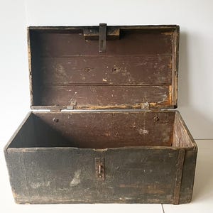 Antique Wooden Storage Chest, Rustic Brown Blanket Box, Hand Crafted Small Trunk, Wooden Toy Box, Chest with Lock, Brown Storage Chest UK L2
