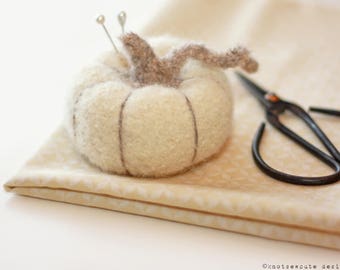 CROCHET PATTERN - Felted Pumpkin Pincushion - Instant Download (PDF)