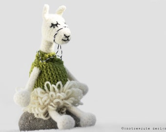 CROCHET PATTERN - Llazy Llama - Instant Download (PDF)