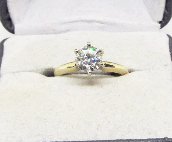 Diamond Solitaire Engagement Ring Classic (735)