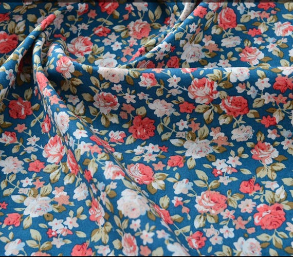 Vintage Popeline Baumwollstoff mit blauen Rosen Blumenmuster Stoff