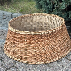 Wicker Christmas Tree Collar – Handmade Natural Willow Skirt Stand, Rustic Holiday Décor, Hides Tree Base, Custom White Option