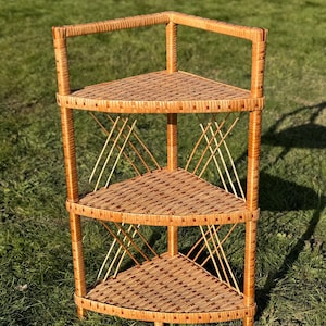 Corner Wicker Shelf – Handmade Willow Corner Shelf Unit, Rustic Corner Rack for Home Decor, Eco-Friendly Woven Stand for Living Room