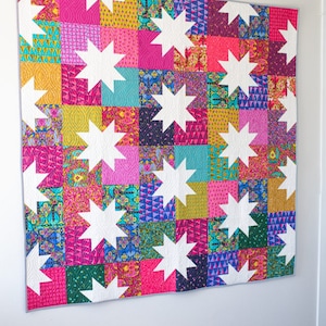 Quilty Love Star Pop II Quilt Pattern // Fat Quarter Friendly // No. 146 // Baby // Throw // Twin // Full // Queen// King// Emily Dennis image 4