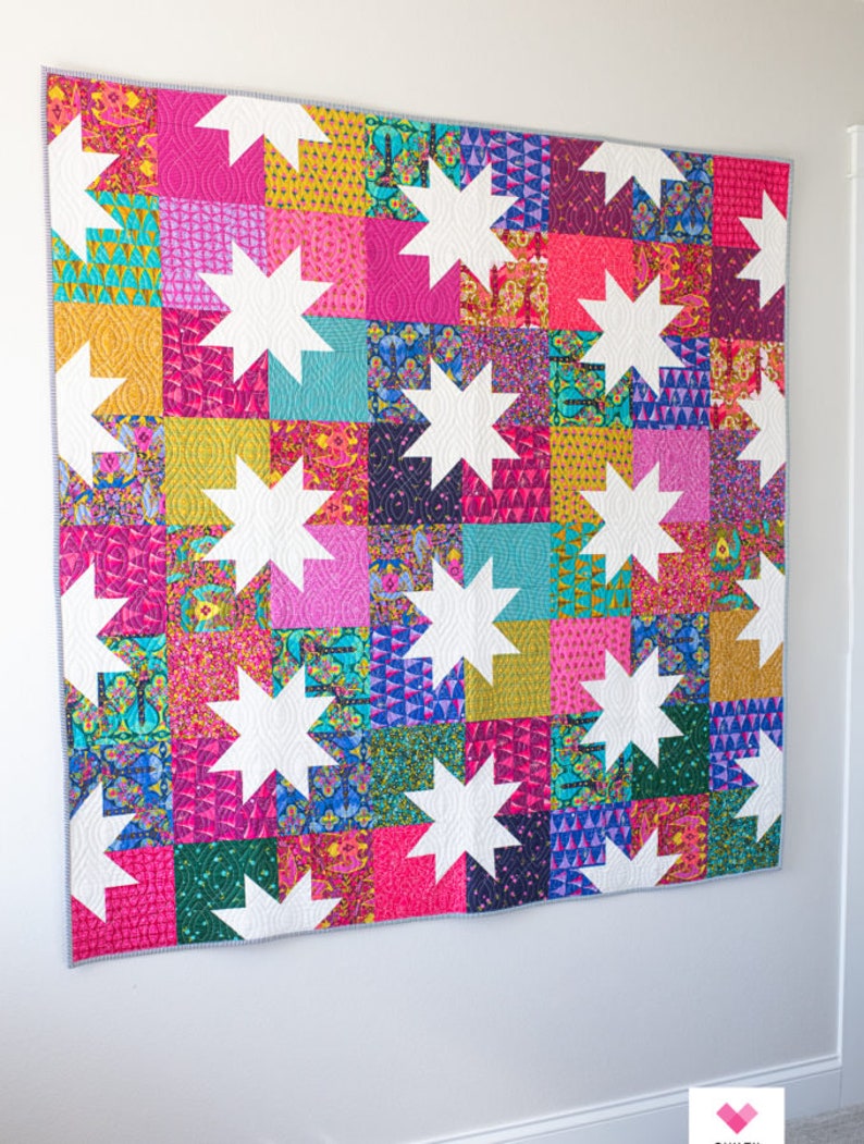 Quilty Love Star Pop II Quilt Pattern // Fat Quarter Friendly // No. 146 // Baby // Throw // Twin // Full // Queen// King// Emily Dennis image 4