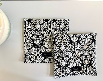 Mini Muse Black Pot Holder, Set of 2 // Hot Pads // Black and White // Classic // Kitchen // Gifts // Housewarming