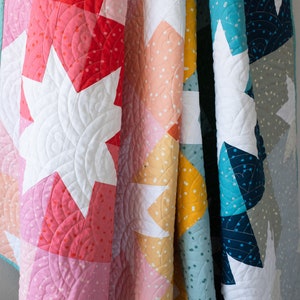 Quilty Love Star Pop II Quilt Pattern // Fat Quarter Friendly // No. 146 // Baby // Throw // Twin // Full // Queen// King// Emily Dennis image 2