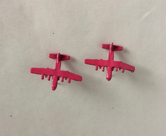 pink airplane toy