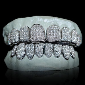 Iced out VVS Moissanite Grillz Straight Setting Diamond Hip Hop Grillz, Custom Made Diamond Teeth, 925 Silver Bustdown Grillz, Pass Tester